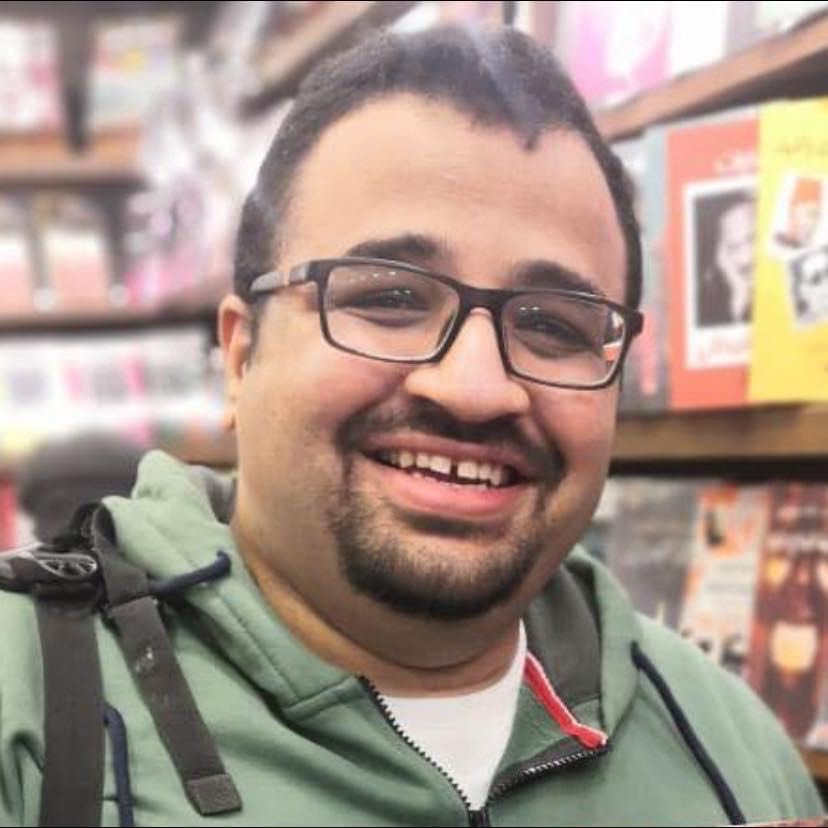 الكاتب أحمد علي